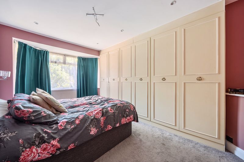Master bedroom- click for photo gallery